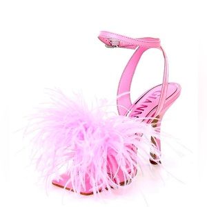 NEW Gianni Bini Feather Heels